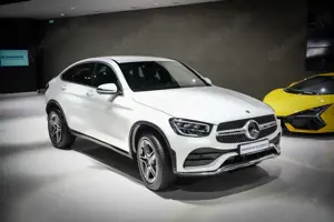 Mercedes-Benz GLC 300 e Coupe 4Matic *AMG-LINE*1.HAND*BUSINESS* Bild 2