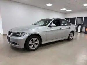 BMW 318 i*AC*SHZ*EXPORT*