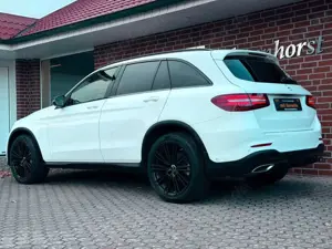Mercedes-Benz GLC 250 4Matic AMG*Pano*Scheckheft*1.HD Bild 3