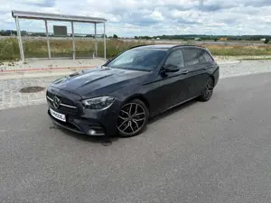 Mercedes-Benz E 220 E 220 d 4Matic T 9G-TRONIC AMG Line
