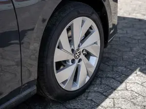 Volkswagen Golf VIII 1.5 eTSI Energy LED FACEL. ACC AHK Bild 5