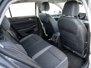 Volkswagen Golf VIII 1.5 eTSI Energy LED FACEL. ACC AHK Bild 4