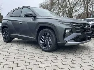Hyundai TUCSON Black Edition 1,6 T-Gdi Pano/4WD/Schiebedach/LED /