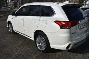 Mitsubishi Outlander Bild 2