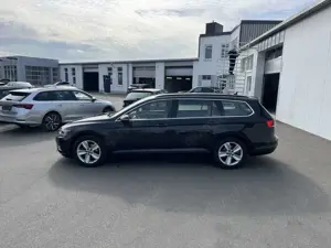Volkswagen Passat Variant 2.0 TDI DSG 4Motion Business 175€ m.20% Anz. AHK Bild 2