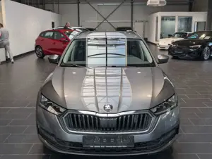 Skoda Octavia Combi 2.0 TDI DSG Ambition 8-fach Bild 3