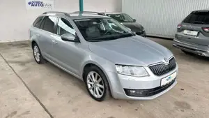 Skoda Octavia Combi 2.0 TDI Elegance*Navi*Xenon* Bild 2