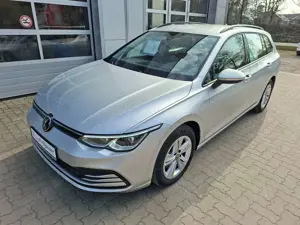 Volkswagen Golf Variant VIII 1.5 eTSI DSG Life+Winter+NAV