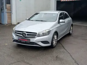 Mercedes-Benz A 180 A 180/Automatik/Navi/Standheizung/Teilleder