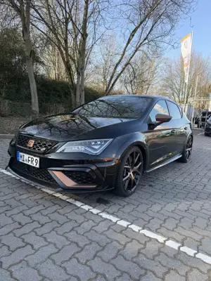 SEAT Leon Cupra R
