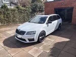Skoda Octavia Octavia III Combi Combi 2.0 TSI (Green tec) RS