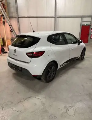 Renault Clio 1.2 16V 75 Collection Bild 3