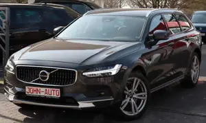 Volvo V90 Cross Country Pro AWD*1.Hd*AHK*8 Räder*235PS