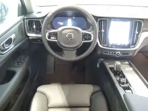 Volvo V60 B4 D Geartronic Plus Dark Klima Navi Leder Bild 3