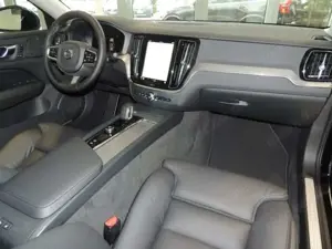 Volvo V60 B4 D Geartronic Plus Dark Klima Navi Leder Bild 2