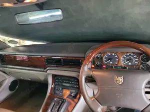Jaguar XJ XJ XL 3.2 Executice RECHTSLENKER mit 5300,- € WERTGUTACHTEN Bild 4