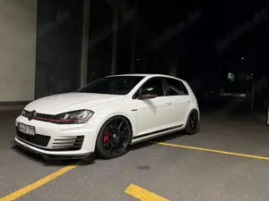 Volkswagen Golf GTI Golf GTI Performance BlueMotion Technology DSG