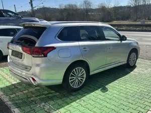 Mitsubishi Outlander Bild 4