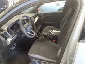 Audi A1 S line 35TFSI NAVI LED ACC SONOS VC Bild 4