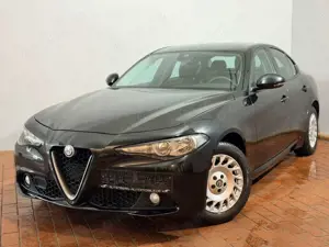 Alfa Romeo Giulia Super Automatik Leder Tempomat Ahk
