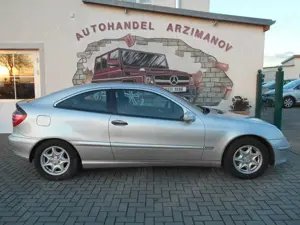 Mercedes-Benz CE 200 C 200 K Sportcoupé Indianapolis KLIMA/XENON Bild 3