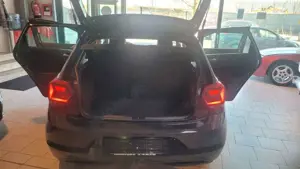Volkswagen Polo 1.0 80PS Comfortline Klima LED PDC Bild 5