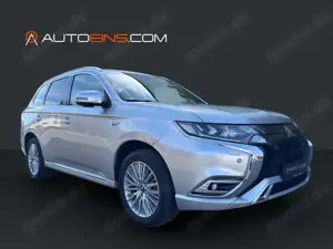 Mitsubishi Outlander PHEV Intro Edition 4WD*LED*Kamera*Navi