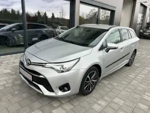 Toyota Avensis Bild 2