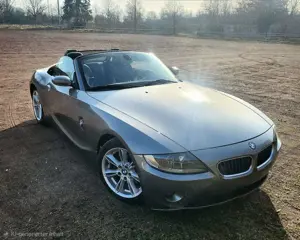 BMW Z4 2.2i mit abnehmb. AHK für Fahrradträger