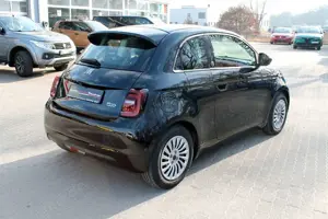 Fiat 500e 3+1 Red 42kWh 360°,SHZ,CarPlay,Komfort-Pa Bild 3