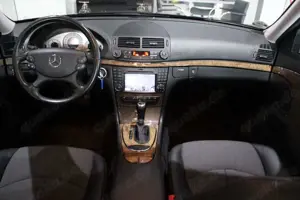 Mercedes-Benz E 220 CDI AVANTGARDE LEDER NAVI XENON PDC Bild 4