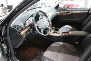 Mercedes-Benz E 220 CDI AVANTGARDE LEDER NAVI XENON PDC Bild 3
