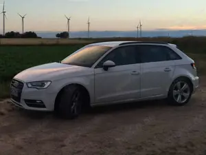 Audi A3 A3 35 TFSI Sportback S Line Bild 2