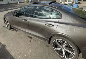 Volvo S60 B5 AWD Mild-Hybrid Ultimate Dark Bild 4