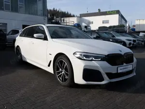 BMW 530 e Touring M-Sport AHK LED W-LAN NAVI H/K Bild 5