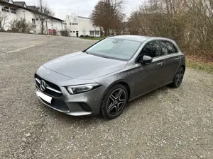 Mercedes-Benz A 220 d Progressive Night Paket / LED / MBUX / 18