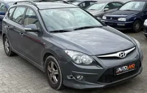 Hyundai i30 CW blue 1.6 CRDi*1.HAND*TÜV 06/2027*