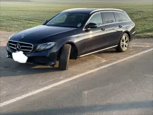 Mercedes-Benz E 220 d T 9G-TRONIC Avantgarde