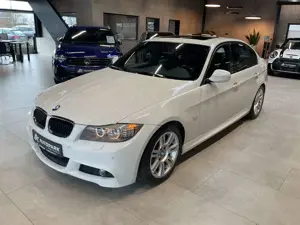 BMW 318 d Lim.  M Paket Navi Schiebedach Sitzh. Xenon