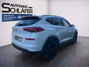 Hyundai TUCSON TUCSON 1.6 Advantage Navi 8xbereift Bild 4