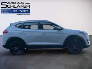 Hyundai TUCSON TUCSON 1.6 Advantage Navi 8xbereift Bild 3