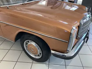 Mercedes-Benz 200 Automatik W115 Bild 5