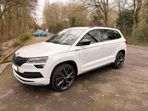 Skoda Karoq Sportline DSG/ACC/3-Zonen Klima/LED/Scheckheft