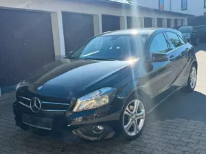 Mercedes-Benz A 180 "Style"Sportsitze/Leder/Navi/PDC/SHZ/Multi