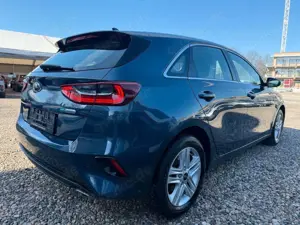 Kia Ceed / cee'd --Automatik-- Bild 4