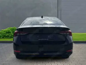 Skoda Octavia Clever+Alufelgen+Klimaautomatik+Sitzheizung+LED Bild 3