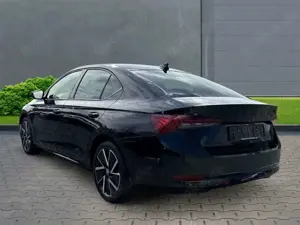 Skoda Octavia Clever+Alufelgen+Klimaautomatik+Sitzheizung+LED Bild 2