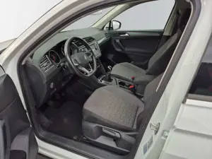Volkswagen Tiguan 1,5 TSi Life Navi SHZ Lenkrad heizbar AppConnect Bild 3