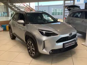 Toyota Yaris Cross Hybrid 130 1.5 VVT-i Teamplayer (XPB1) Bild 3