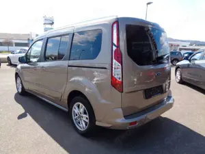 Ford Grand Tourneo Bild 5